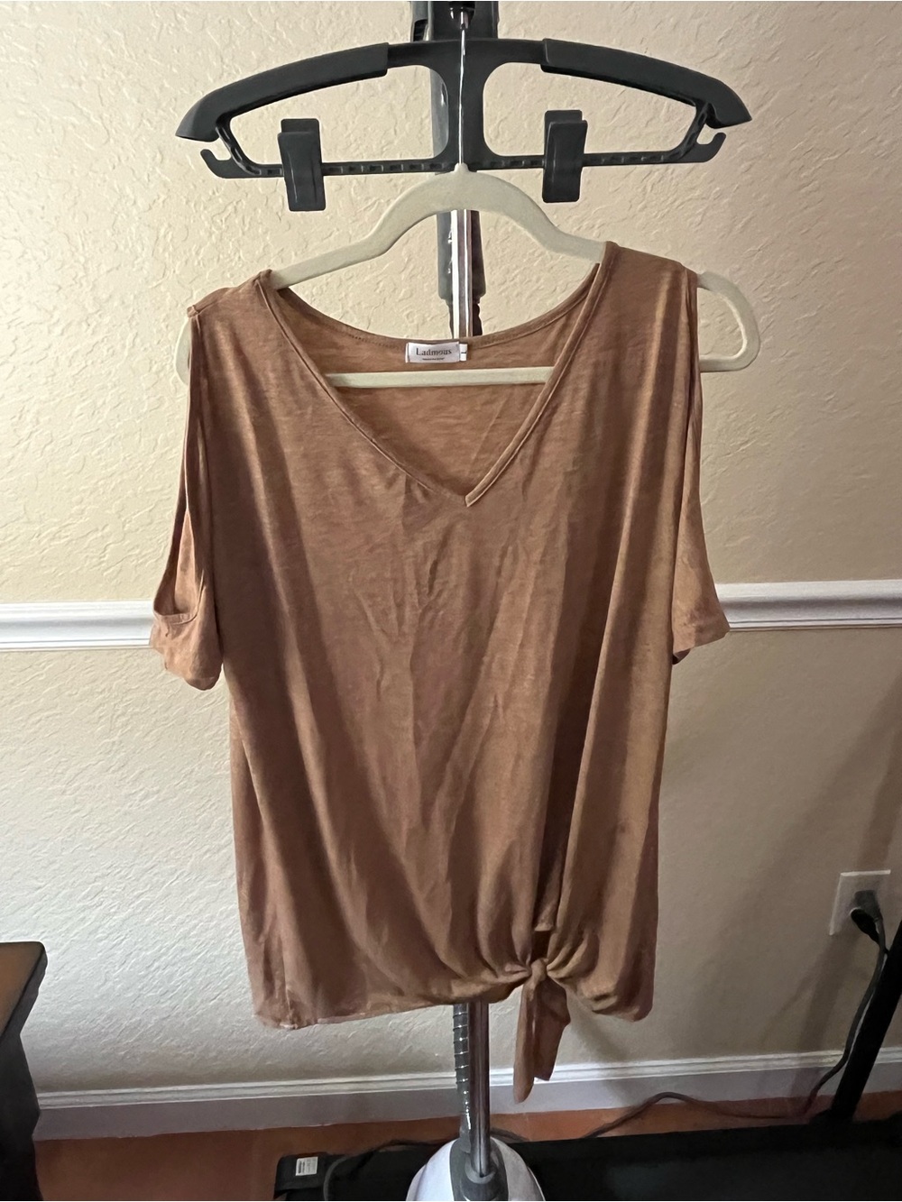 Women's Cold-Shoulder Tan V-Neck Tie-Hem Top